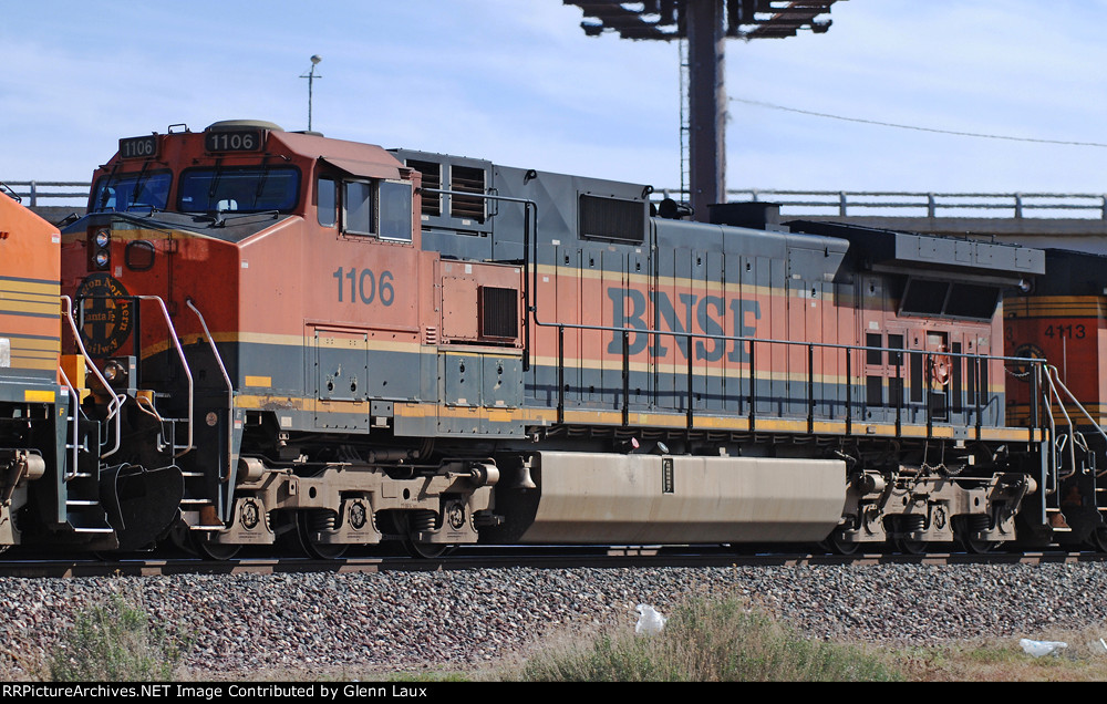 BNSF 1106